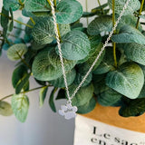 Elegáns ezüst medál tappancsnyomattal láncon