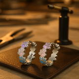 Színes kör alakú fülbevalók ezüst felülettel